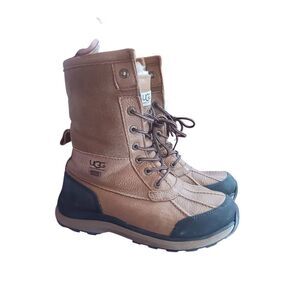 Ugg Australia 8 5 women's waterproof sherpa lined Adirondack